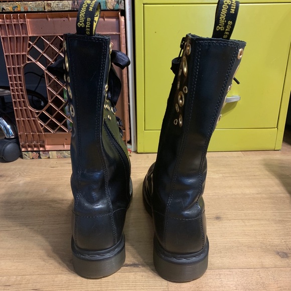 DR. MARTENS rare johari 12 eyelet tall ribbon boot - Picture 3 of 8